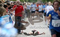 Halbmarathon Ingolstadt 2009 - Dramatische Szenen im Ziel.