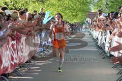 Halbmarathon 2012 Ingolstadt Foto: Jürgen Meyer
Heiko Middellhoff als 3. Sieger im Ziel