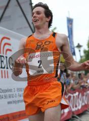 Halbmarathon Ingolstadt 2011 - Heiko Middelhof mit 1:10 im Ziel