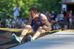 Leichtathletik - Hochsprung MeetIN Ingolstadt - 1 . Dominik Gaul (VfL Sindelfingen) der spätere Sieger über 5,65, Jubel Sieg