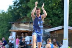 Leichtathletik - Hochsprung MeetIN Ingolstadt - 1 . Dominik Gaul (VfL Sindelfingen) der spätere Sieger über 5,65, Jubel Sieg