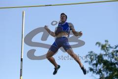 Leichtathletik - Hochsprung MeetIN Ingolstadt - 1 . Dominik Gaul (VfL Sindelfingen) der spätere Sieger über 5,65, Jubel Sieg