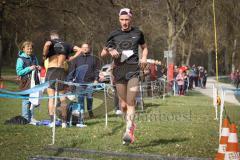 Schanzer Seelauf 2019 - Stadler Luis BVRN #174 - 2. Sieger mit einer Zeit von 0:36:23.82 beim Zieleinlauf - Foto: Jürgen Meyer