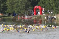 Triathlon Ingolstadt 2013 am Baggersee - Start zur Short-Distanz