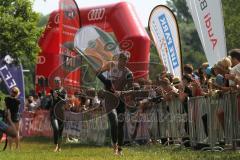 Triathlon Ingolstadt 2013 am Baggersee - Olympische Distanz Impressionen Weg zur Wechselzone