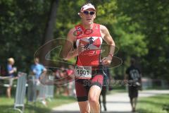 Triathlon Ingolstadt 2013 am Baggersee - Sieger Horst Reichel nach den ersten 5 KM, Olympische Distanz