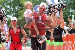 Triathlon Ingolstadt 2013 am Baggersee - Impressionen im Ziel