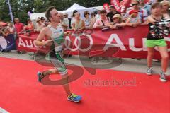 Triathlon Ingolstadt 2013 am Baggersee - Impressionen im Ziel