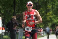 Triathlon Ingolstadt 2013 am Baggersee - Sieger Horst Reichel nach den ersten 5 KM, Olympische Distanz