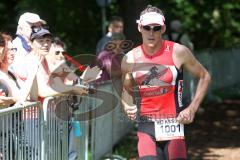 Triathlon Ingolstadt 2013 am Baggersee - Olympische Distanz Horst Reichel führt vorne an