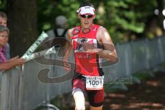 Triathlon Ingolstadt 2013 am Baggersee - Olympische Distanz Horst Reichel führt vorne an