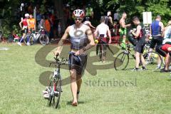 Triathlon Ingolstadt 2015 - Baggersee - Olympische Distanz, Radfahren Fahrt zur Wechselzone Sebastian Mahr