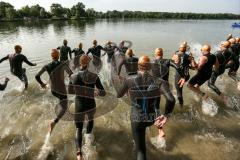 Triathlon Ingolstadt 2015 - Baggersee - Start zur Sprint Distanz