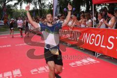 Triathlon Ingolstadt 2015 - Baggersee - Olympische Distanz, Ziel Einlauf, Emotion, Jubel