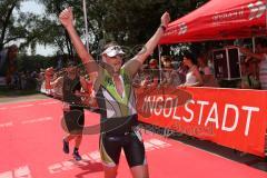 Triathlon Ingolstadt 2015 - Baggersee - Olympische Distanz, Ziel Einlauf, Emotion, Jubel Zunge