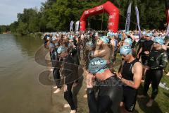 Triathlon Ingolstadt 2015 - Baggersee - Start zur Sprint Distanz vor dem Wasser