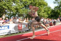 Triathlon Ingolstadt 2015 - Baggersee - Sprint Distanz, Ausstieg aus dem Wasser, Weg zur Wechselzone