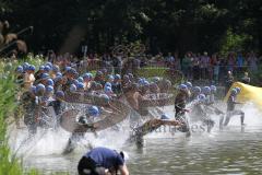 Triathlon Ingolstadt 2015 - Baggersee - Start zur Olympischen Distanz, Schwimmen