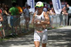 Triathlon Ingolstadt 2015 - Baggersee - Mittel Distanz - Damen Siegerin Yvonne van Vlerken Laufen