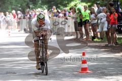 Triathlon Ingolstadt 2015 - Baggersee - Olympische Distanz, Radfahren Fahrt zur Wechselzone Per Bittner Sieger aus Leipzig