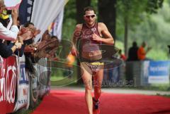 Triathlon Ingolstadt 2011 - Faris Al-Sultan als erster im Ziel