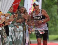 Triathlon Ingolstadt 2011 - Ralf Schmiedeke im Ziel