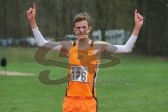 Neuburger Frühjahrswaldlauf 2013 - 7800 Meter - Lauf Cup - Der Sieger - 176 Pirmin Frey vom MTV Ingolstadt