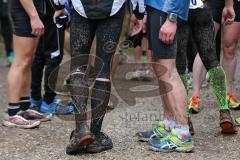 Zucheriger Waldlauf - 9000 Meter - Herren und Damen - Crosslauf durch den Wald Match Dreck