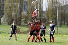 Rugby - Ingolstadt Baboons - Bamberg - mitte hoch #3 rot Baboons Ingolstadt Niklas Kaltenbeck - links rot Baboons Ingolstadt Daniel Hrubesch - rechts rot Baboons Ingolstadt Sebastian Bohmann - Foto: Jürgen Meyer