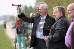 Segelregatta des ESV Ingolstadt - Donau Staustufe Ingolstadt - Startschuss von Bürgermeister Sepp Misslbeck