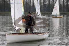 Segelregatta des ESV Ingolstadt - Donau Staustufe Ingolstadt - Stillstand wenig Wind