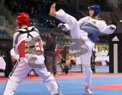 Saturn Arena - Deutsche Meisterschaft Taekwondo 2010 - Rot Patrizia Schmitt und blau Helena Fromm