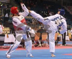 Saturn Arena - Deutsche Meisterschaft Taekwondo 2010 - Rot Patrizia Schmitt und blau Helena Fromm
