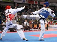 Saturn Arena - Deutsche Meisterschaft Taekwondo 2010 - rot Sirmagül Cukurlu aus Bayern und blau Melda Akcan