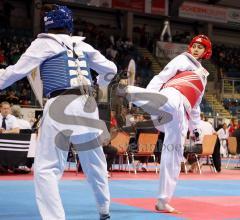 Saturn Arena - Deutsche Meisterschaft Taekwondo 2010 - rot Sirmagül Cukurlu aus Bayern und blau Melda Akcan
