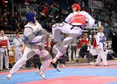 Saturn Arena - Deutsche Meisterschaft Taekwondo 2010 - rot Sven Kaminski und blau Stefan Wespel