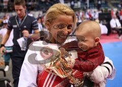 Saturn Arena - Deutsche Meisterschaft Taekwondo 2010 - Deutsche Meisterin mit ihrem Sohn