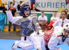 Taekwondo DM 2011 - Saturna Arena - blau Melanie Hartung, rot Larissa Köpf (2.Platz)