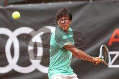 Tennis Ingolstadt Jugend Stadtmeisterschaft; Elio Sayeed Malik (türkises Shirt) RW Ingolstadt gewinnt gegen Benedikt Deger (graues Shirt) TC Künzing