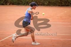 Tennis Ingolstadt Jugend Stadtmeisterschaft; Luisa Jung (blaues Shirt) gewinnt gegen Lucia Milocco Andres (schwarzes Shirt), beide STC Rot-Weiß Ingolstadt