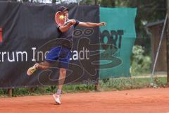 Tennis Ingolstadt Jugend Stadtmeisterschaft; Elio Sayeed Malik (türkises Shirt) RW Ingolstadt gewinnt gegen Benedikt Deger (graues Shirt) TC Künzing