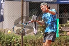 Tennis Ingolstadt Jugend Stadtmeisterschaft; Leopold Spörer (blaues Shirt) gewinnt gegen Henry Hampe (weisses Shirt) vom STC RW Ingolstadt