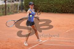 Tennis Ingolstadt Jugend Stadtmeisterschaft; Luisa Jung (blaues Shirt) gewinnt gegen Lucia Milocco Andres (schwarzes Shirt), beide STC Rot-Weiß Ingolstadt