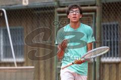 Tennis Ingolstadt Jugend Stadtmeisterschaft; Elio Sayeed Malik (türkises Shirt) RW Ingolstadt gewinnt gegen Benedikt Deger (graues Shirt) TC Künzing