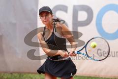 Tennis Ingolstadt Jugend Stadtmeisterschaft; Luisa Jung (blaues Shirt) gewinnt gegen Lucia Milocco Andres (schwarzes Shirt), beide STC Rot-Weiß Ingolstadt