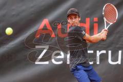 Tennis Ingolstadt Jugend Stadtmeisterschaft; Elio Sayeed Malik (türkises Shirt) RW Ingolstadt gewinnt gegen Benedikt Deger (graues Shirt) TC Künzing