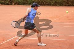 Tennis Ingolstadt Jugend Stadtmeisterschaft; Luisa Jung (blaues Shirt) gewinnt gegen Lucia Milocco Andres (schwarzes Shirt), beide STC Rot-Weiß Ingolstadt