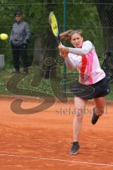 Porsche Zentrum Ingolstadt Tennis Cup - 1. Siegerin der Frauen Paar Laura Ioana - TC Aschheim -  Foto: Jürgen Meyer