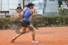 Tennis Ingolstadt Jugend Stadtmeisterschaft; Luisa Jung (blaues Shirt) gewinnt gegen Lucia Milocco Andres (schwarzes Shirt), beide STC Rot-Weiß Ingolstadt