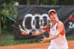 Tennis Ingolstadt Jugend Stadtmeisterschaft; Leopold Spörer (blaues Shirt) gewinnt gegen Henry Hampe (weisses Shirt) vom STC RW Ingolstadt